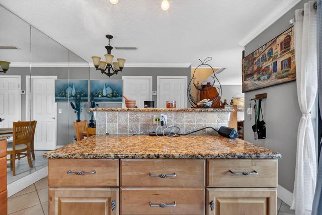 5204 Waterview Circle, Palm Springs, FL 33461