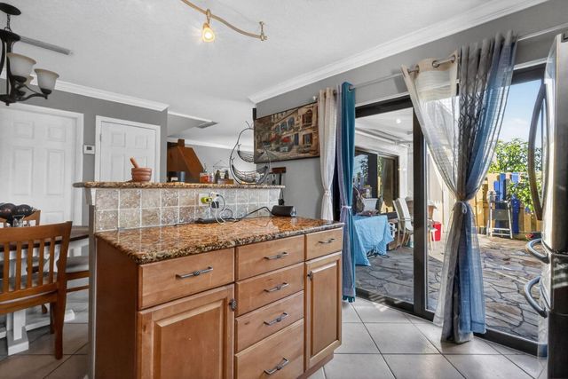 5204 Waterview Circle, Palm Springs, FL 33461