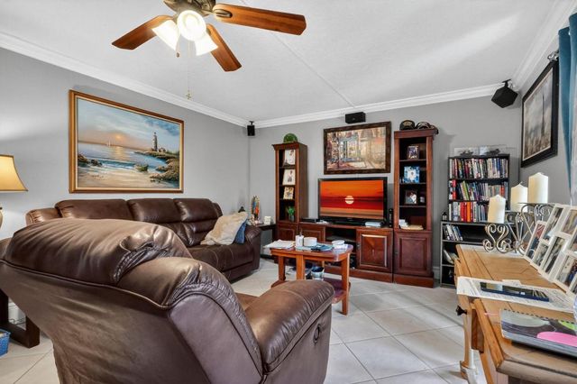 5204 Waterview Circle, Palm Springs, FL 33461