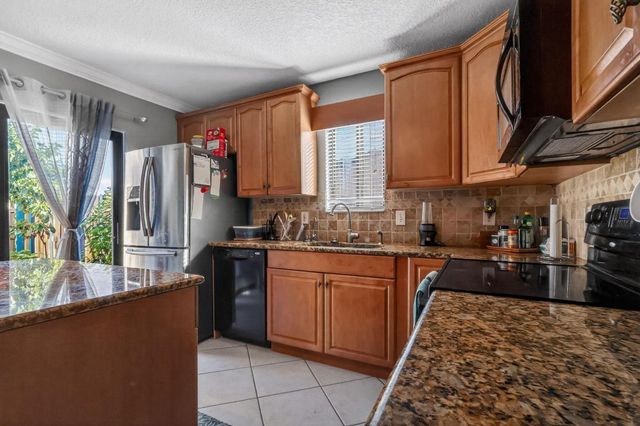 5204 Waterview Circle, Palm Springs, FL 33461