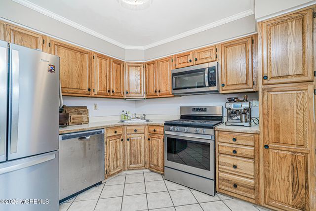 34 Dartmouth Drive, Hazlet, NJ 07730