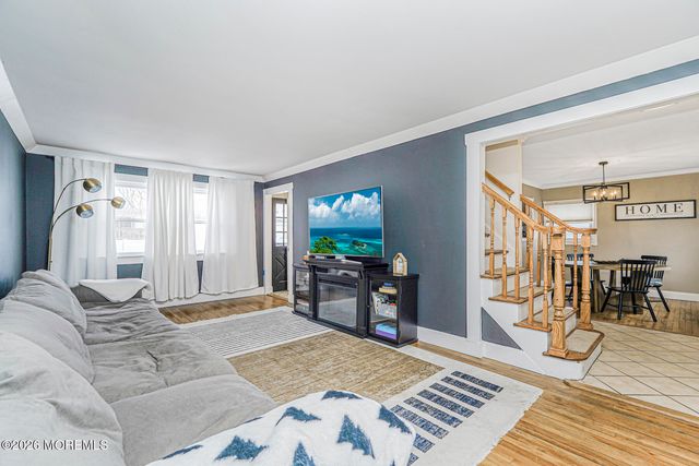 34 Dartmouth Drive, Hazlet, NJ 07730