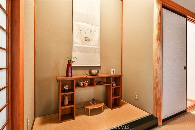 843 N Entrada, Glendora, CA 91741