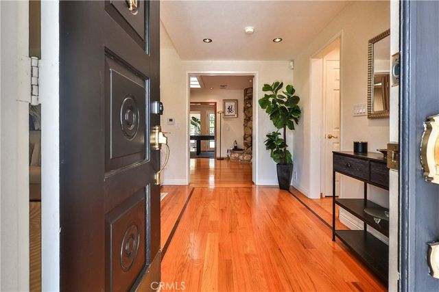 843 N Entrada, Glendora, CA 91741