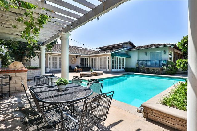 843 N Entrada, Glendora, CA 91741