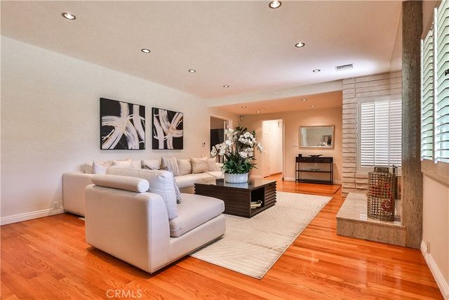 843 N Entrada, Glendora, CA 91741