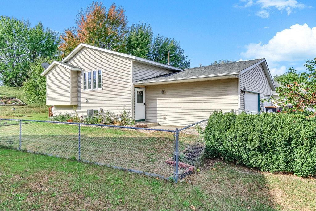 494 Appleblossom Lane, Shakopee, MN 55379 — exterior