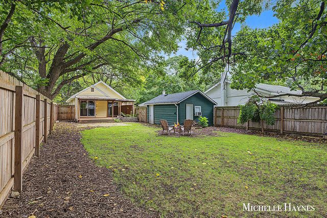 5055 Haughey Avenue, Wyoming, MI 49548