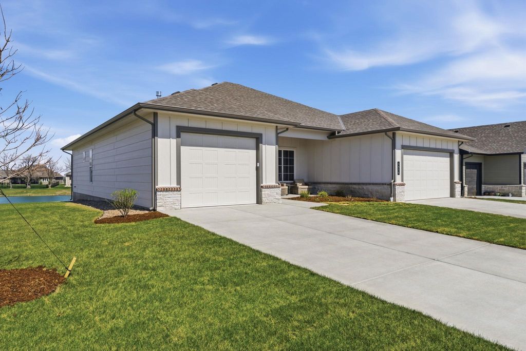 5856 E Central Park, Bel Aire, KS 67220