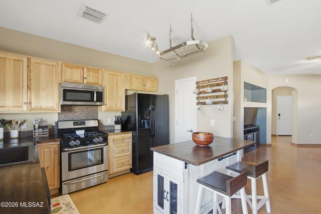 449 E Cactus Mountain Drive, Vail, AZ 85641