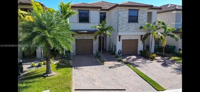 25521 SW 108th Ct, Homestead, FL 33032