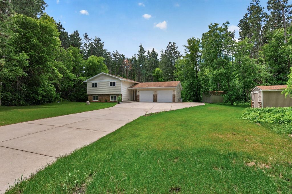 900 Evergreen Trail, Blaine, MN 55014