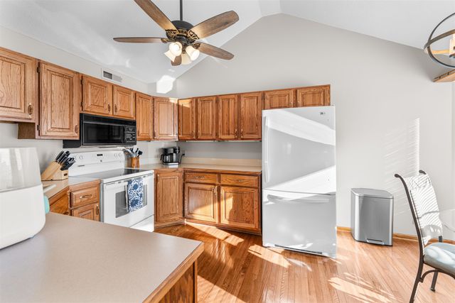 673 Georgetown Rd, Salina, KS 67401