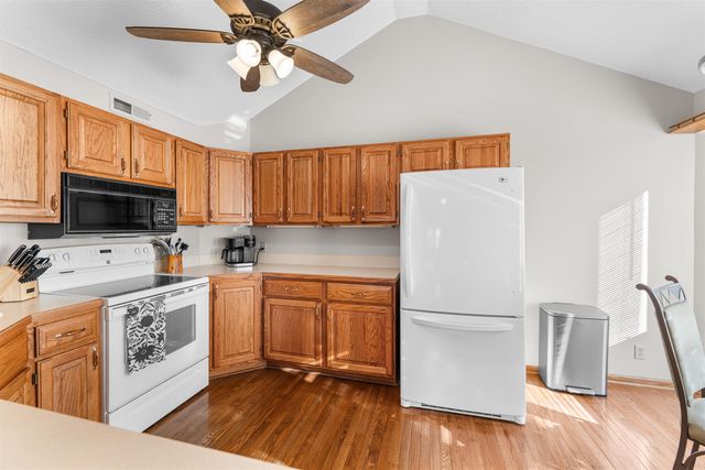 673 Georgetown Rd, Salina, KS 67401