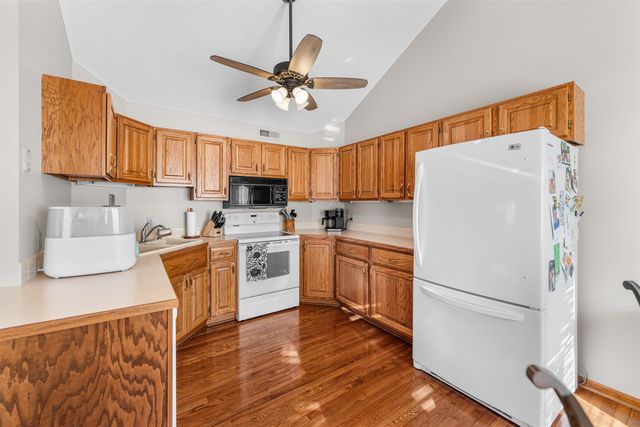 673 Georgetown Rd, Salina, KS 67401