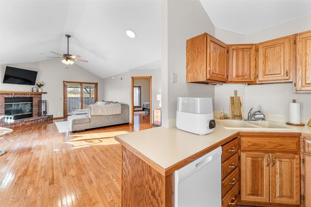 673 Georgetown Rd, Salina, KS 67401