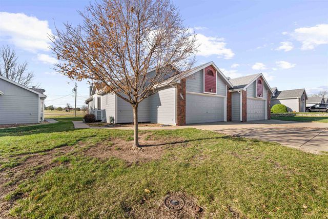 673 Georgetown Rd, Salina, KS 67401