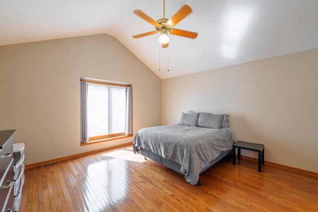 673 Georgetown Rd, Salina, KS 67401