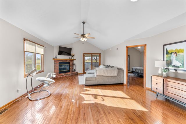 673 Georgetown Rd, Salina, KS 67401