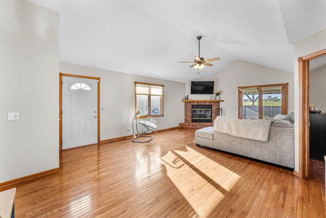 673 Georgetown Rd, Salina, KS 67401