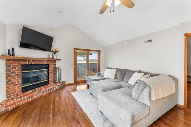 673 Georgetown Rd, Salina, KS 67401