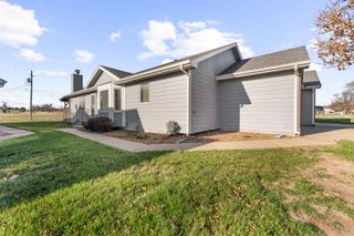 673 Georgetown Rd, Salina, KS 67401