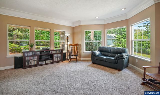 37310 Fawn Dr, Lebanon, OR 97355