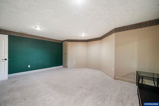 37310 Fawn Dr, Lebanon, OR 97355