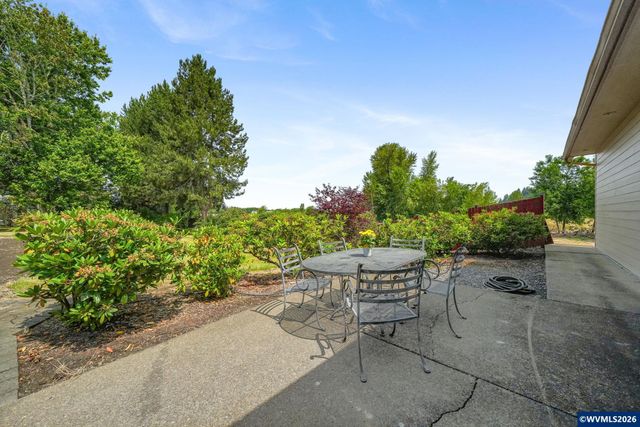 37310 Fawn Dr, Lebanon, OR 97355