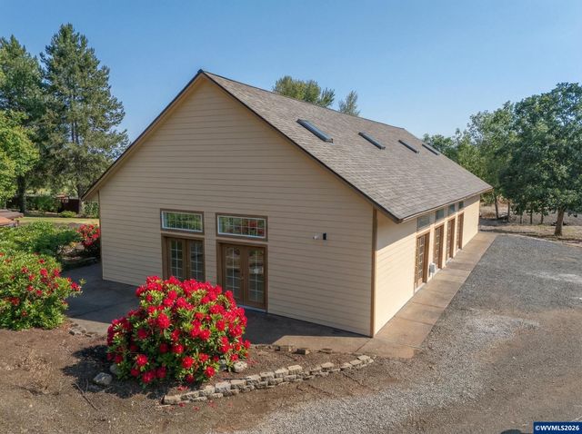 37310 Fawn Dr, Lebanon, OR 97355