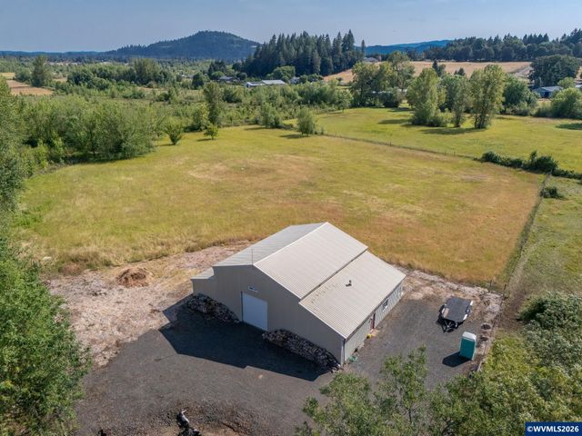 37310 Fawn Dr, Lebanon, OR 97355