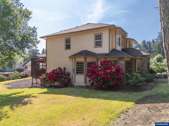 37310 Fawn Dr, Lebanon, OR 97355