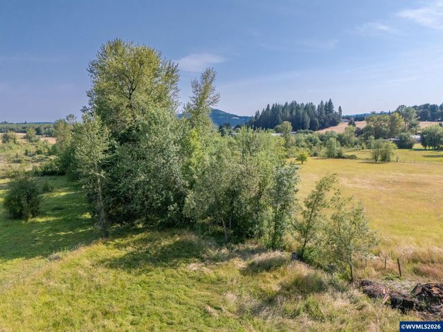 37310 Fawn Dr, Lebanon, OR 97355