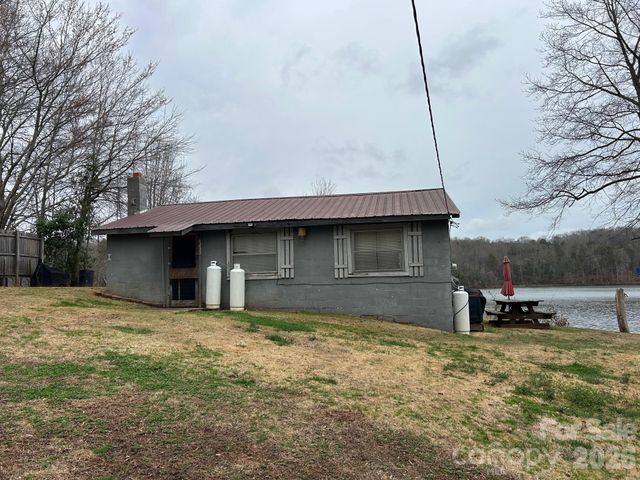 4237 Laurel Hill Road, Claremont, NC 28610