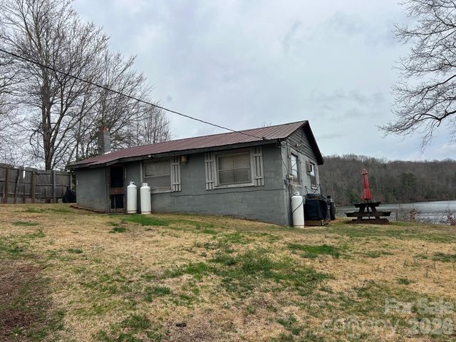 4237 Laurel Hill Road, Claremont, NC 28610