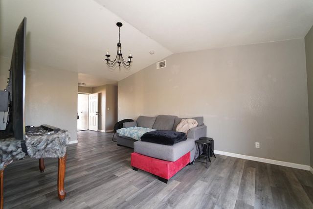 8689 Tea Cart Ct, Sacramento, CA 95828