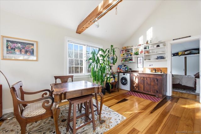 33 Deep River Road, Essex, CT 06409