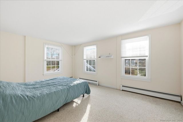 33 Deep River Road, Essex, CT 06409