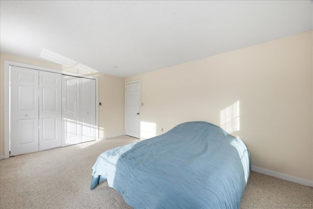 33 Deep River Road, Essex, CT 06409