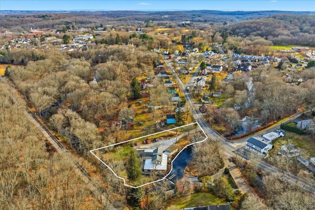 33 Deep River Road, Essex, CT 06409