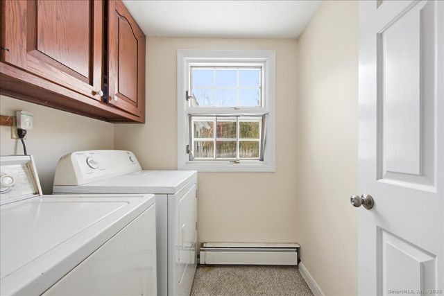 33 Deep River Road, Essex, CT 06409