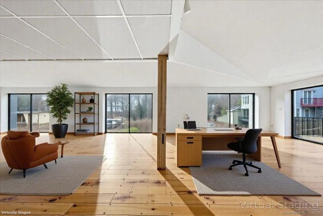 33 Deep River Road, Essex, CT 06409