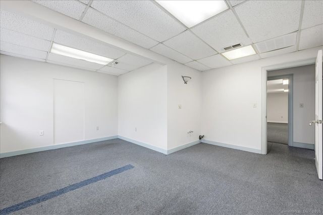 33 Deep River Road, Essex, CT 06409