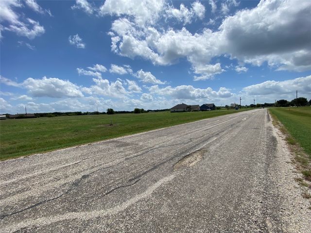 LT 300 COWBOY Drive, Mildred, TX 75109
