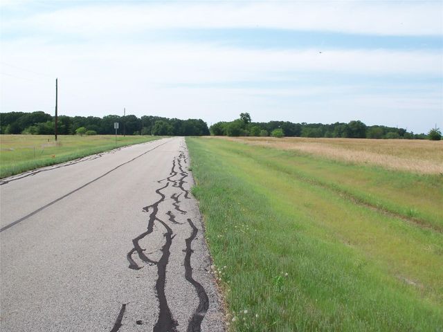 LT 300 COWBOY Drive, Mildred, TX 75109