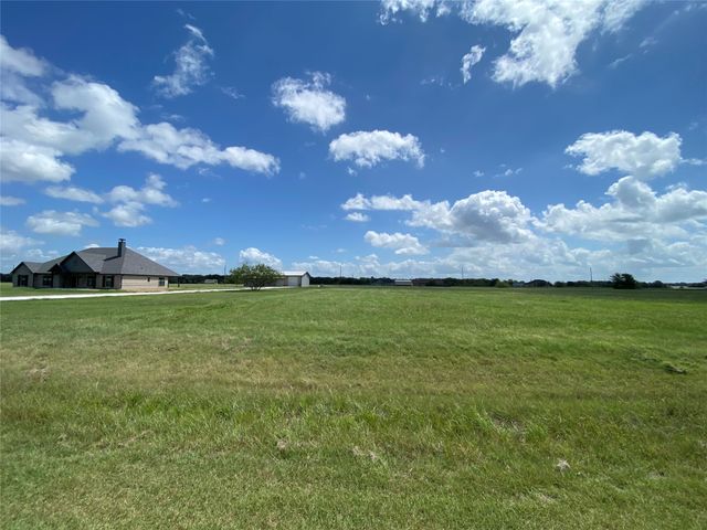 LT 300 COWBOY Drive, Mildred, TX 75109