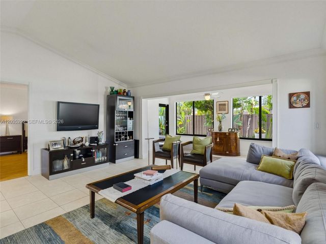 11472 SW 87th Ter, Miami, FL 33173
