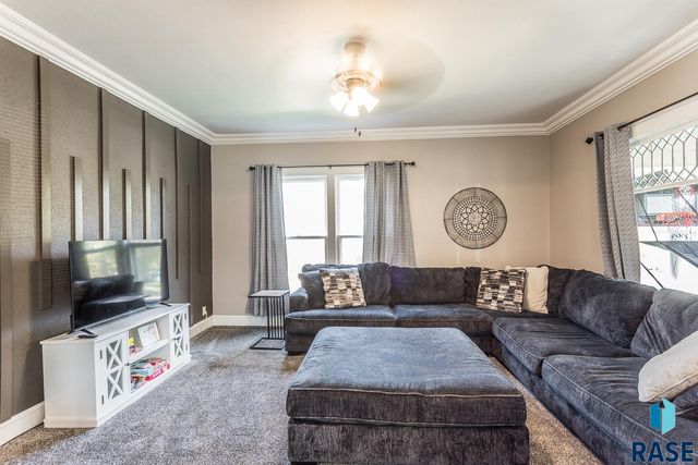 1001 S 1st Ave Avenue, Sioux Falls, SD 57105