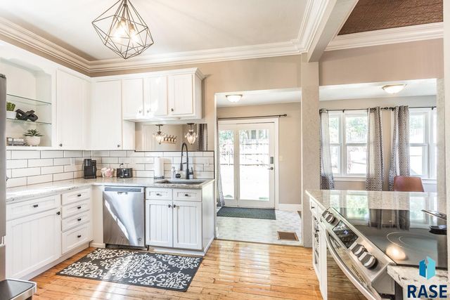 1001 S 1st Ave Avenue, Sioux Falls, SD 57105