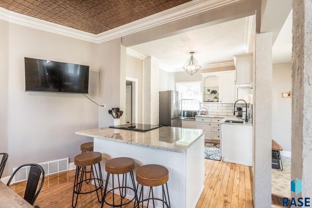 1001 S 1st Ave Avenue, Sioux Falls, SD 57105